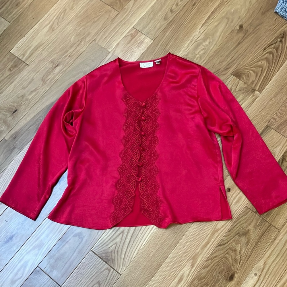 Vintage Victoria’s Secret gold label button-down oversized  top size M